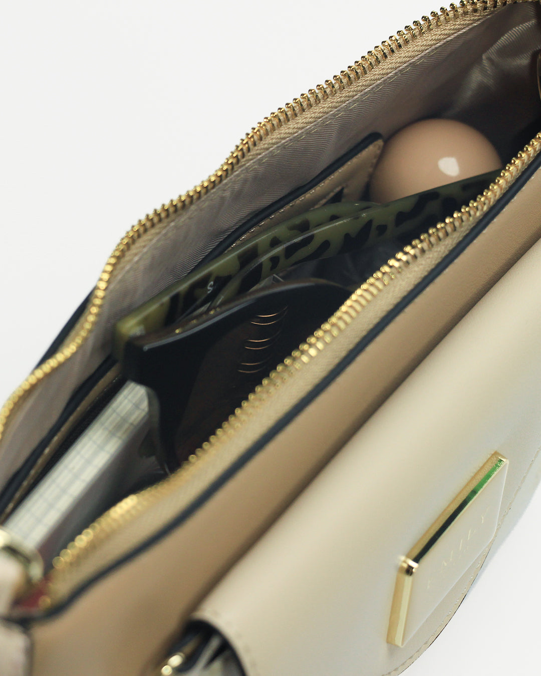 Rosalind Baguette — Shoulder Bag — Beige colorway, catalogue image 5